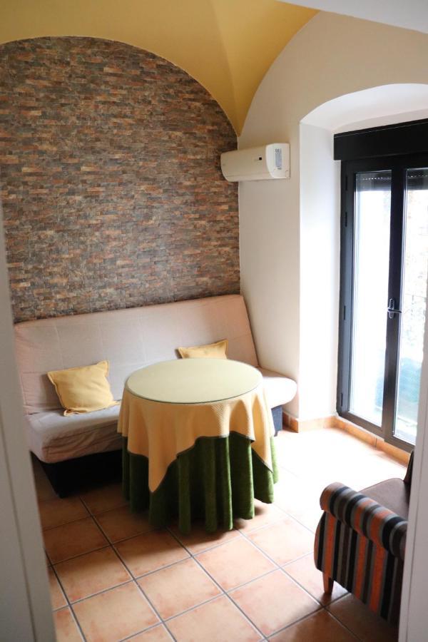 Apartamentos Las Buganvillas Caceres Exterior photo